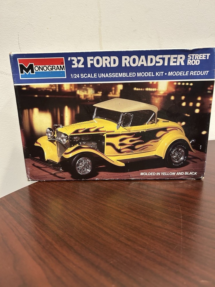 Monogram ’32 Ford Roadster Street Rod 1/24 Scale Kit #2718 Factory Bagged Parts