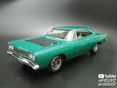 1/25 Scale Plymouth Road Runner – Assembly Required–**