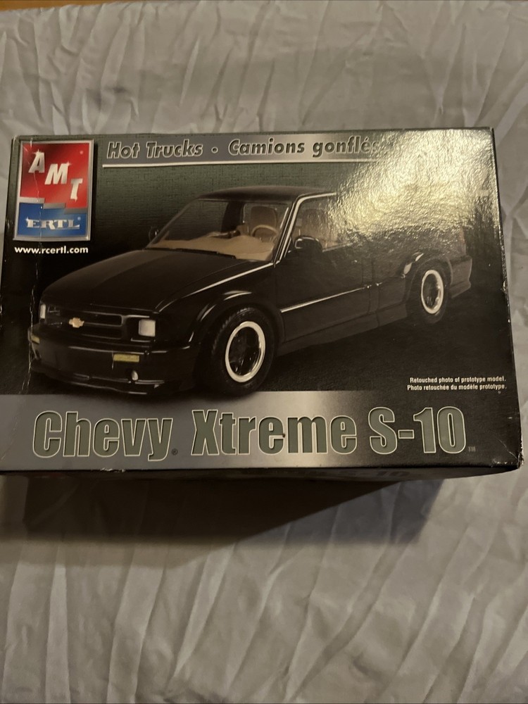 Amt Chevy Extreme S-10 1:25 Scale Model Kit #31768 Open Box Sealed Parts Inside