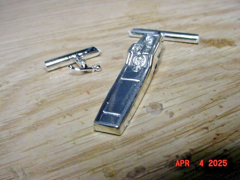 Vintage Revell 1965 Chevy Impala SS Console and Shifter 1/25 Part fb322