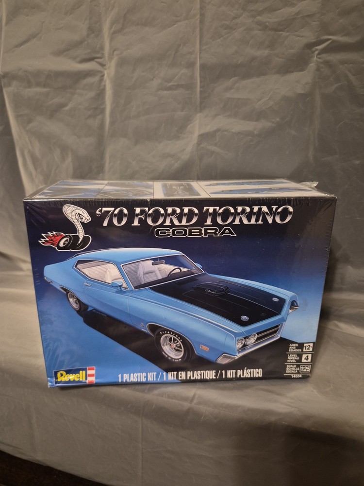 Revell 1970 Ford Torino Cobra Plastic Model Car Kit 1:25 Scale 14534 Sealed