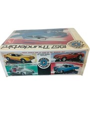 AMT 1957 Ford Thunderbird Modern Classic 1:25 Scale Model Kit T392 NOS Sealed