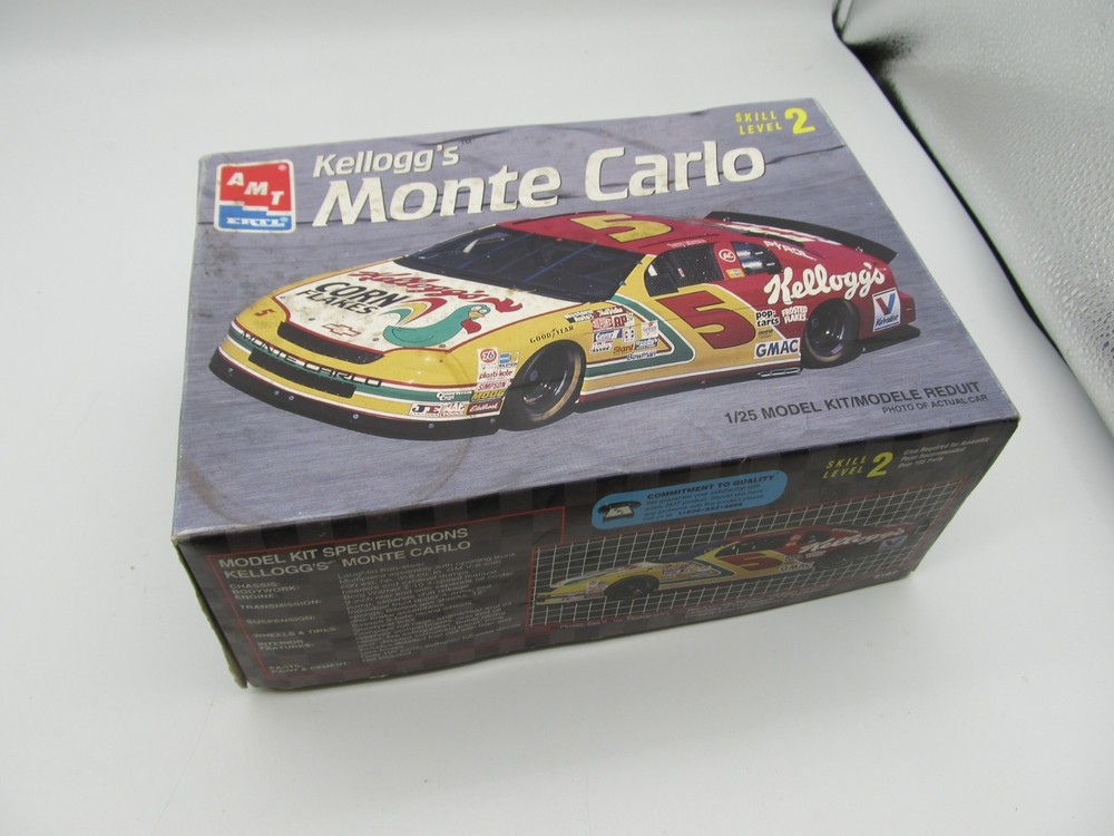 AMT/Ertl Terry Labonte #5 Kellogg’s Monte Carlo 1/25 Scale Model Kit Open Box