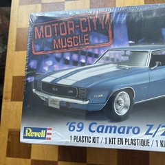 Revell 1969 Chevy Camaro Z/28 RS Motor-City Muscle 1/25 Model Car Kit new sealed