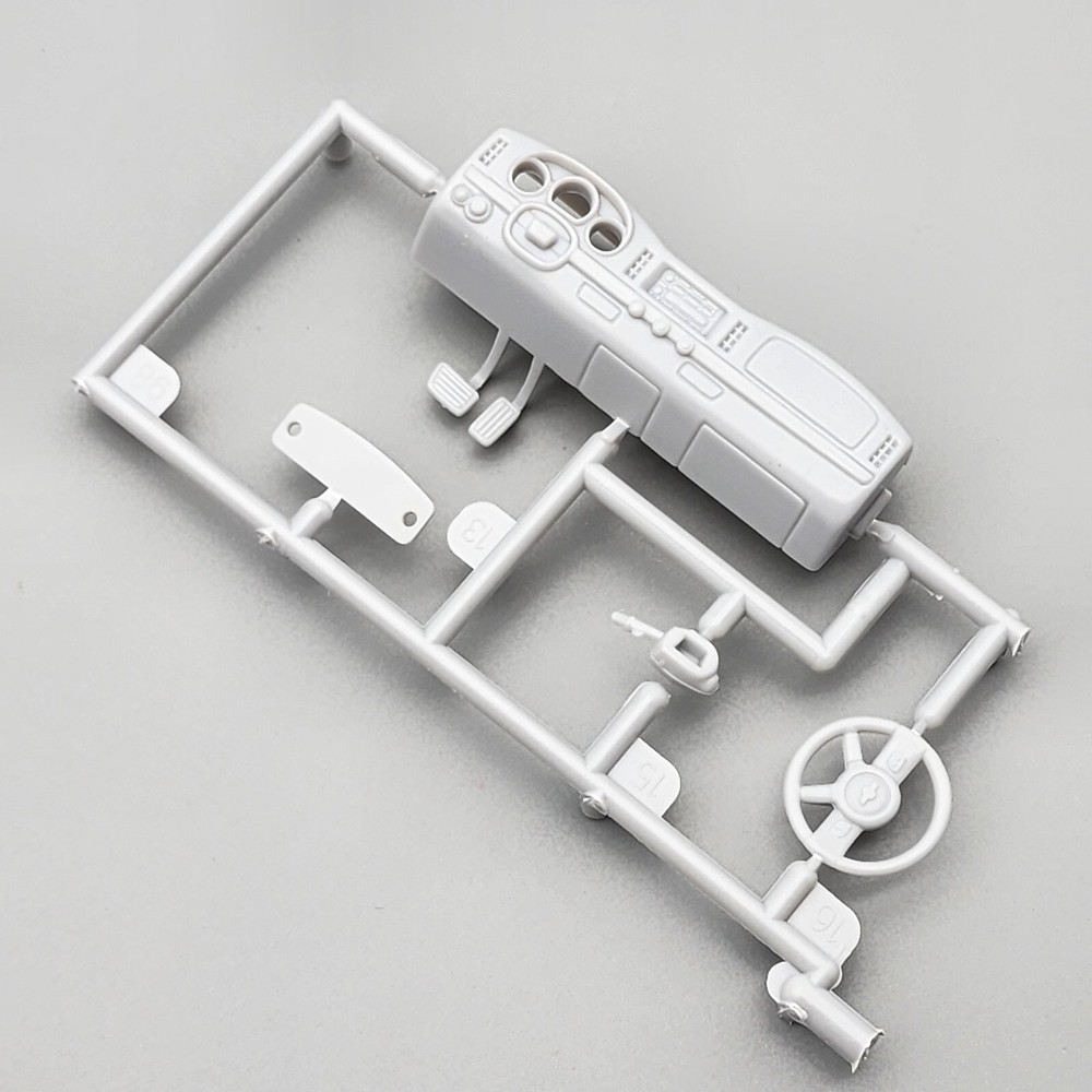 Revell 1/25 Chevy SSR Parts Kit Bash Dashboard Steering Wheel Console
