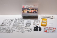 AMT ERTL CHEVROLET KODAK FILM SCALE 1:25 MODEL KIT 6727