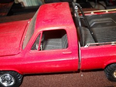 Revell 1:24 ’77 GMC Service/Plow Pickup Truck Model “As Is” Loose Parts, .!!