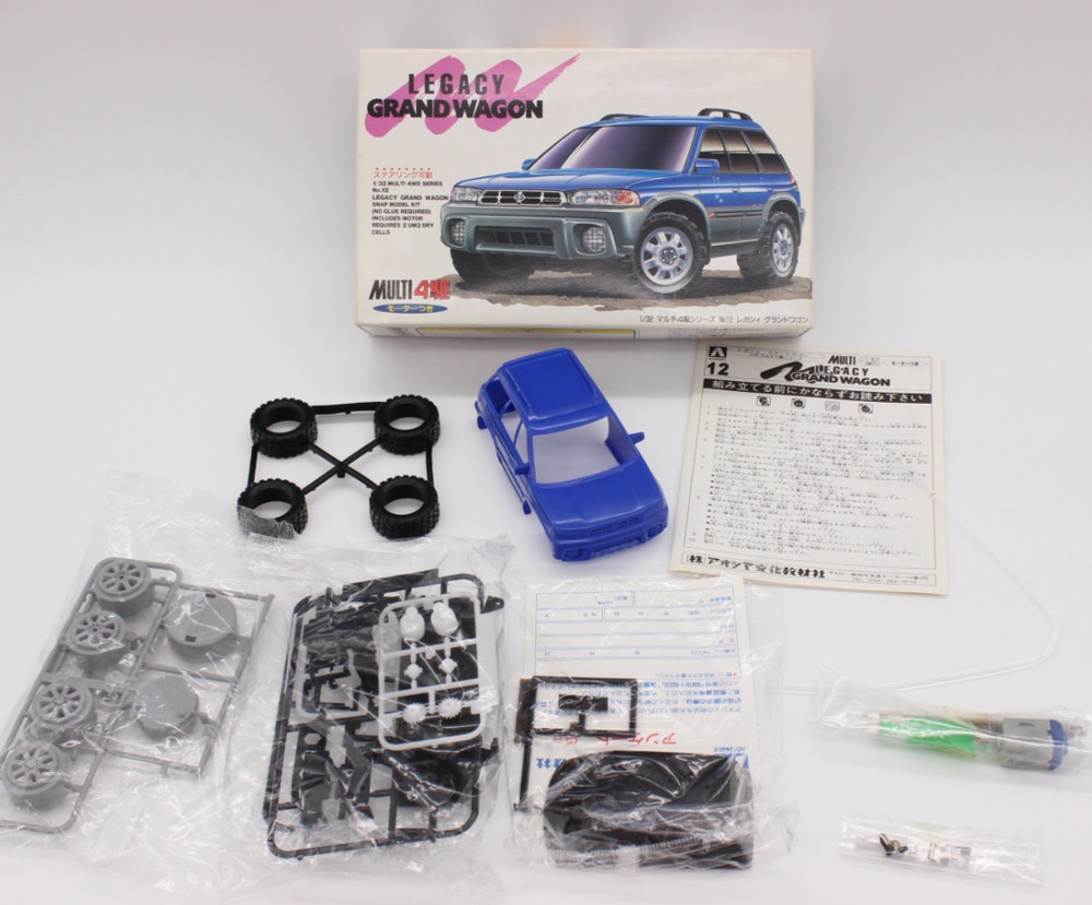 Aoshima 019702 1:32 Scale Legacy Grand Wagon – Unbuilt – Snap Build