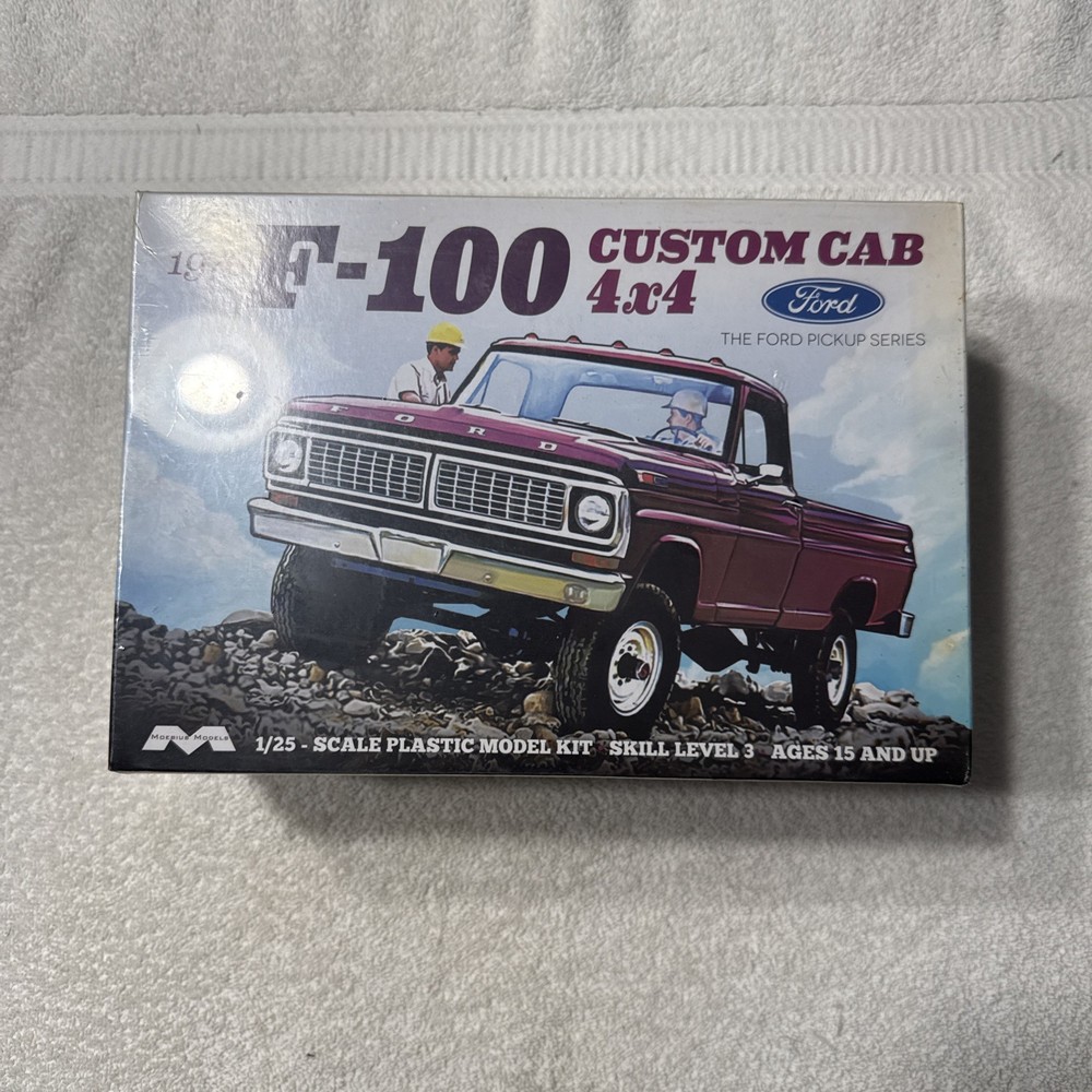 70 FORD F-100 CUSTOM CAB 4×4 PICKUP 360 V8 1970 F/S Plastic Model