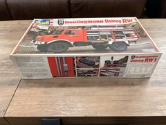 Revell Schlingmann Unimog RW1 1:24 Plastic Model Kit Red/White 7505