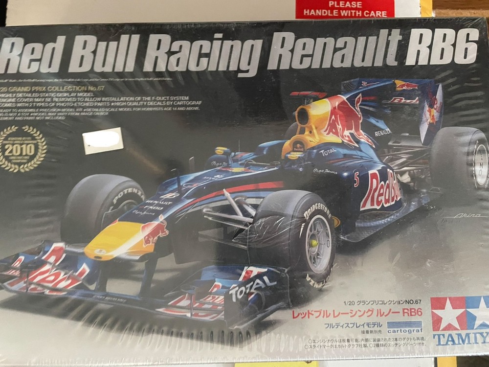 TAMIYA Grand Prix Collection NO67 1/20 Red Bull Racing Renault RB6 Plastic Model