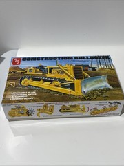 AMT Construction Bulldozer Model Kit 1/25 Scale AMT1086/06 2021