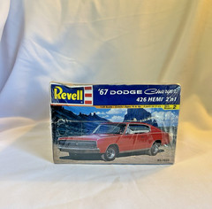 REVELL DODGE ’67 Charger 426 HEMI 2’n1 model kit NEW in FACTORY SEALED BOX