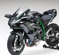 MODEL KIT KAWASAKI NINJA H2R MOTORCYCLE 1/12 SCALE MODEL BY TAMIYA TAM-14131