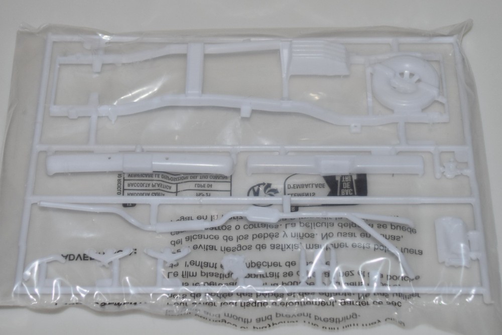 REVELL 1979 JEEP J-10 PICKUP 14568 ⭐PARTS⭐ CHASSIS +BUMPERS+MORE 1:25