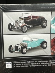 1929 29 FORD Model A Roadster REVELL 1/25 Scale 2 in 1 Plastic Kit Lvl 5 Sealed