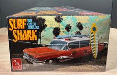AMT – 1959 CADILLAC AMBULANCE “SURF SHARK” 1:25 SCALE KIT #1242 – FACTORY SEALED
