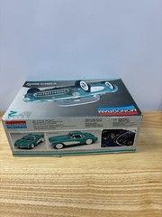 Monogram #2924 Model Kit 1957 Corvette Roadster 1/24 scale 1991 Pre-owned