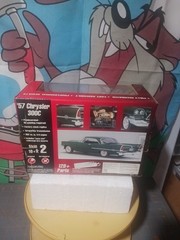 AMT Custom Shop / Green Chrysler 300C 1957 1:25 Plastic Model Kit ! Boxed!