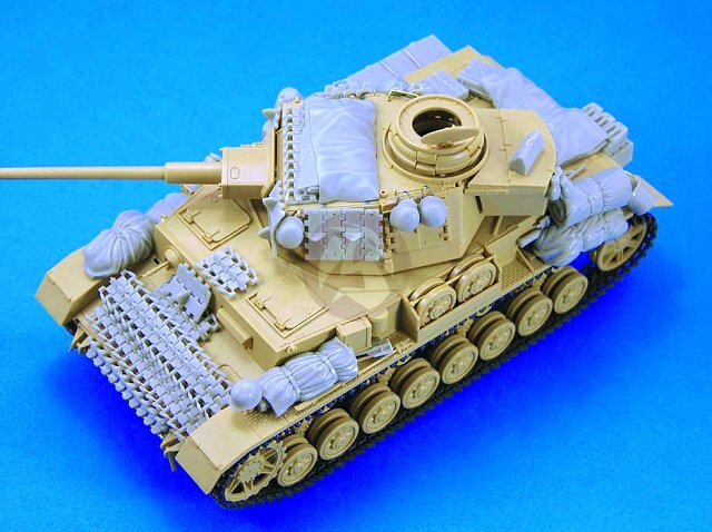 Legend 1/35 Stowage and Accessories Set for German Panzer IV Tank WWII LF1184