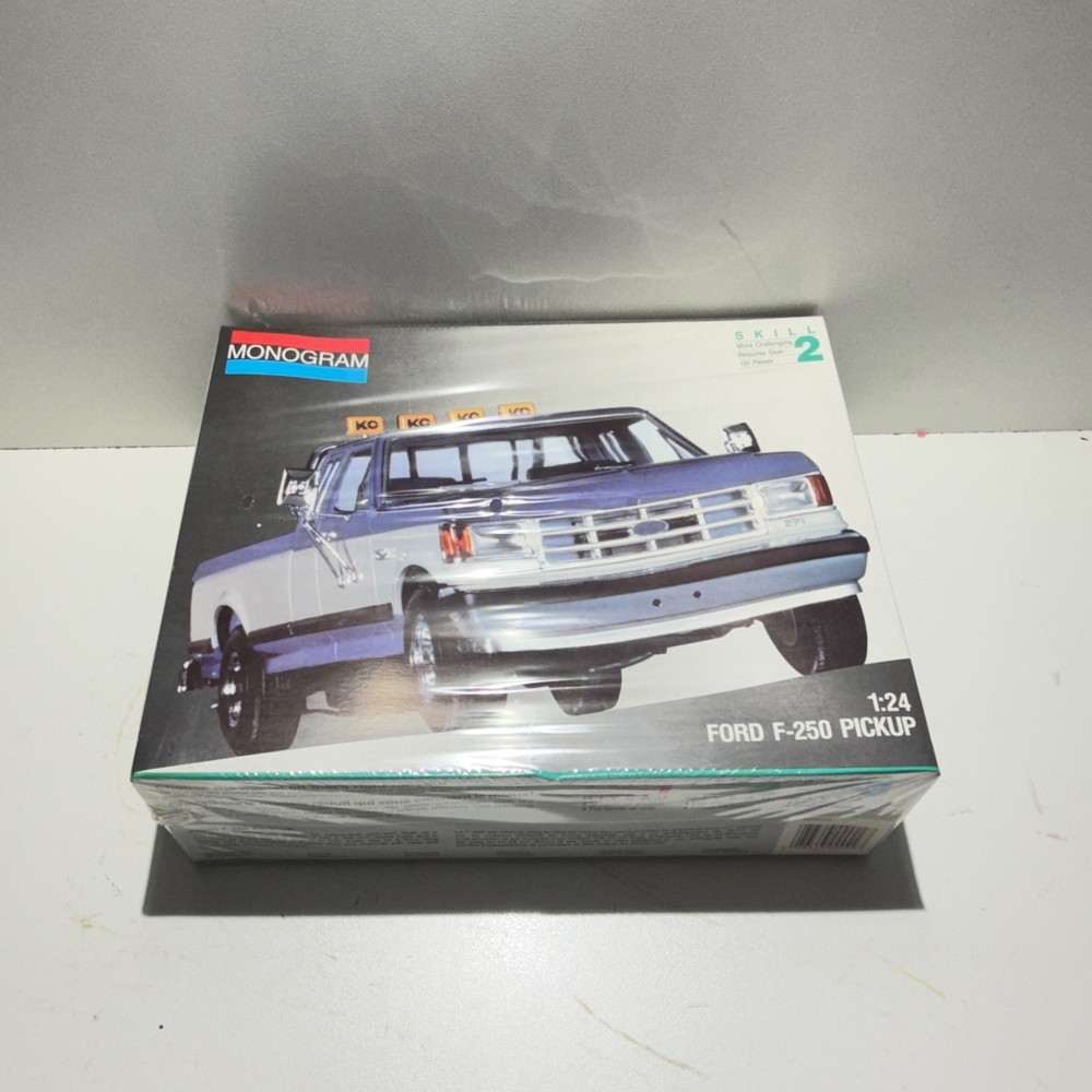 Monogram #2922 1:24 Scale Ford F-250 Pickup Truck Plastic Kit Sealed