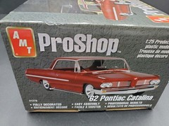 AMT #31279 1962 Pontiac Catalina – Pro Shop Series 1/25 Scale Plastic Model Kit