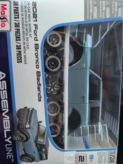 Maisto Assembly Line 2021 Ford Bronco Badlands 1:24 SC Diecast Model Kit 39535