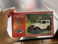 MPC 1/25 1932 Ford Sedan Delivery Plastic Model Kit MPC902 New and Sealed.
