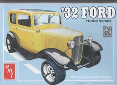 AMT1414 32 Ford Sedan Tudor Sedan 1/25 Scale Street Rod or Stock Model Kit