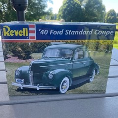 Revell 1:25 ’40 Ford Standard Coupe #85-2387