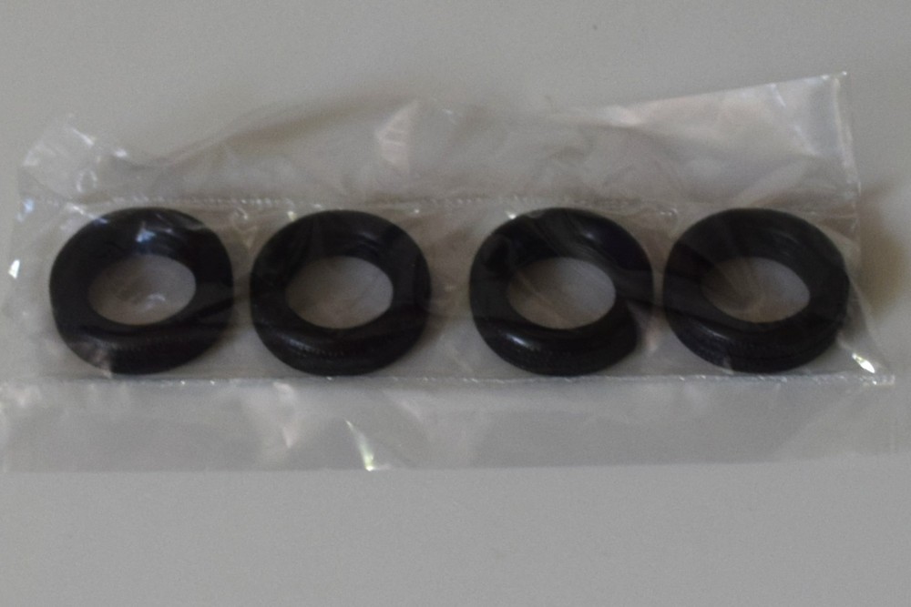 REVELL 1985 PONTIAC FIERO GT 14573 ⭐PARTS⭐ RUBBER TIRE PACKAGE 1:24