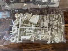 ATLANTIS WHITE-FRUEHAUF OREGON CHIEF GAS TRUCK MODEL KIT #H1029 OPEN BOX 1/48