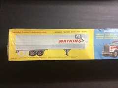 AMT 3950 ~ FRUEHAUF 40’ Reefer model kit ~ SEALED!!!