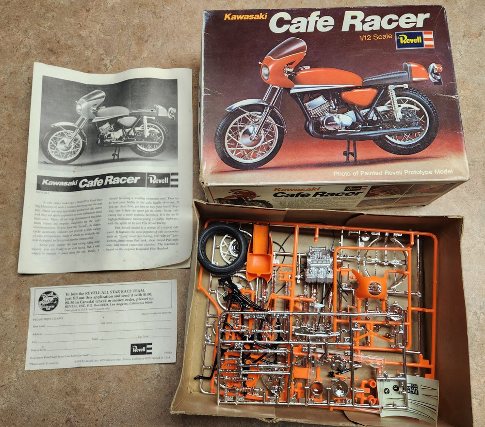Kawasaki Cafe Racer 1:12 Revell H-1516 Vintage Model Motorcycle Kit Unassembled