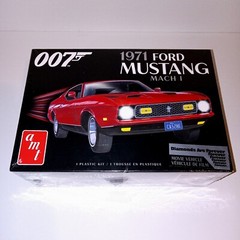 James Bond Movie 1971 Ford Mustang Mach I AMT 1:25 Scale Model Kit (AMT1187M/12)