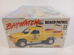 Baywatch Beach Patrol Toyota Pickup Lindberg 1:20 Model Kit 72588 Sealed Box
