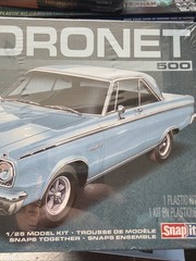 AMT 1965 Dodge Coronet Snap together 1:25 scale model car kit new 1176