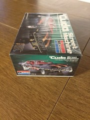 SEALED MONOGRAM CUDA BLACK STREET MACHINE SCALE 1:24 MODEL #2701. GREAT LOOKING