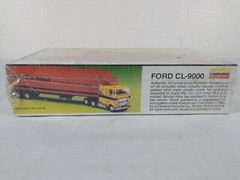 Over The Road Ford CL-9000 Sleeper Lindberg Snap Fit HO Scale Model Kit # 1047