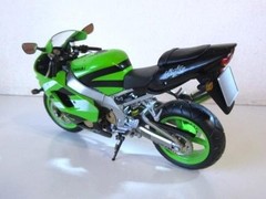 MiniChamps Kawasaki Ninja ZX9R 1/12 Motorcycle from Japan
