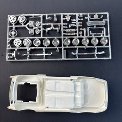 AMT 1964 Studebaker-Avanti Modern Classic T413 1:25 Model Kit Open Box