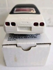 Ertl AMT 1992 Chevrolet Corvette ARTIC White Red Int Spec. Ed. Promo 1 Millionth