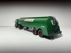 Atlantis White-Fruehauf Gasoline Truck – Sinclair Dino 1:48 Scale (Built Model)