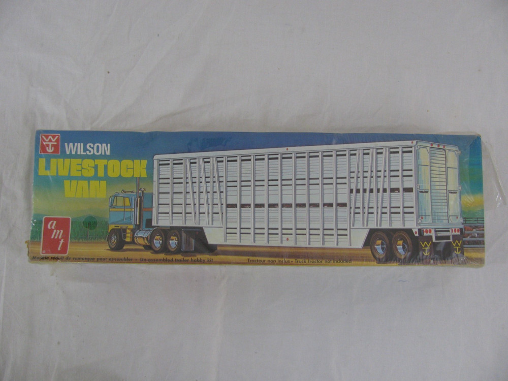 Vintage 1972 AMT 1/25 Wilson Livestock Van Semi-Truck Trailer Kit #T594 NOS