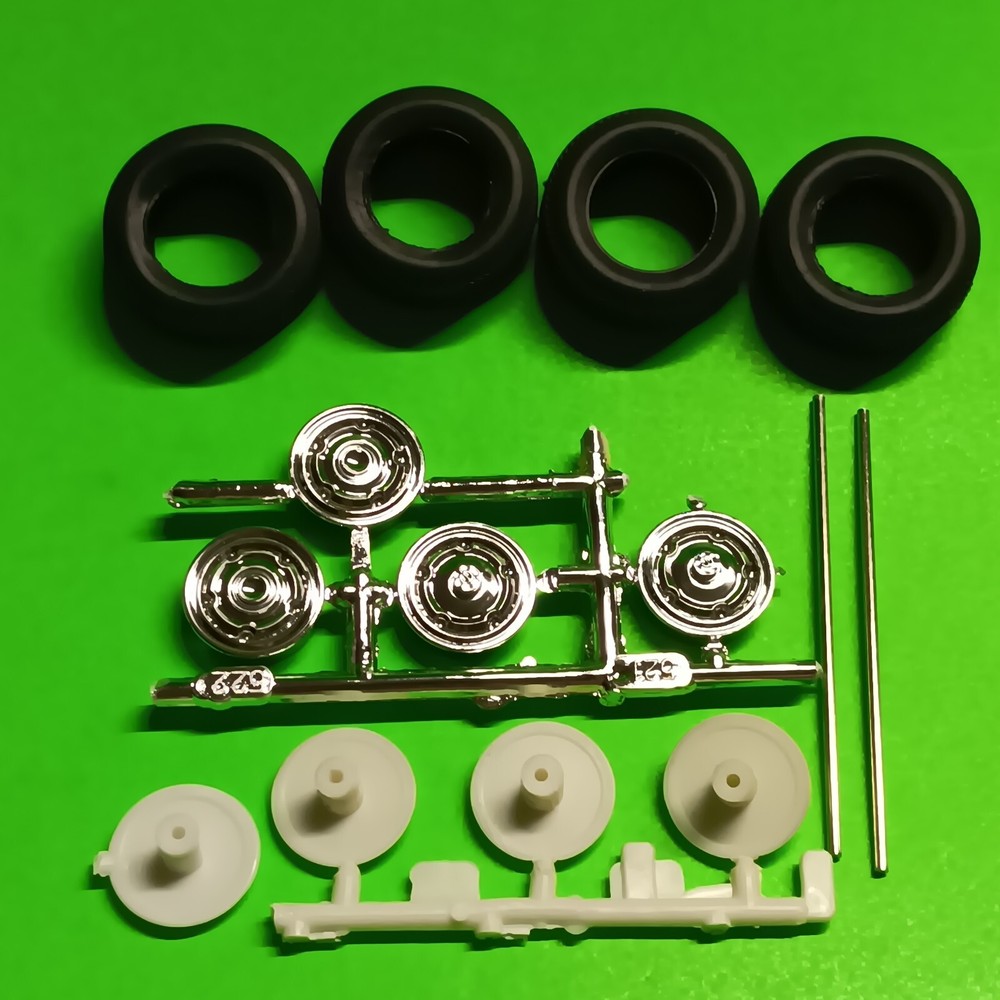 1972 GMC Jimmy Blazer 4×4 1/25 AMT Stock Tire Rim Wheel Axle Chrome Hubcap Part