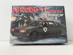 ROBO 1 RoboCop Police Car 1/25 scale unassembled plastic model kit by AMT