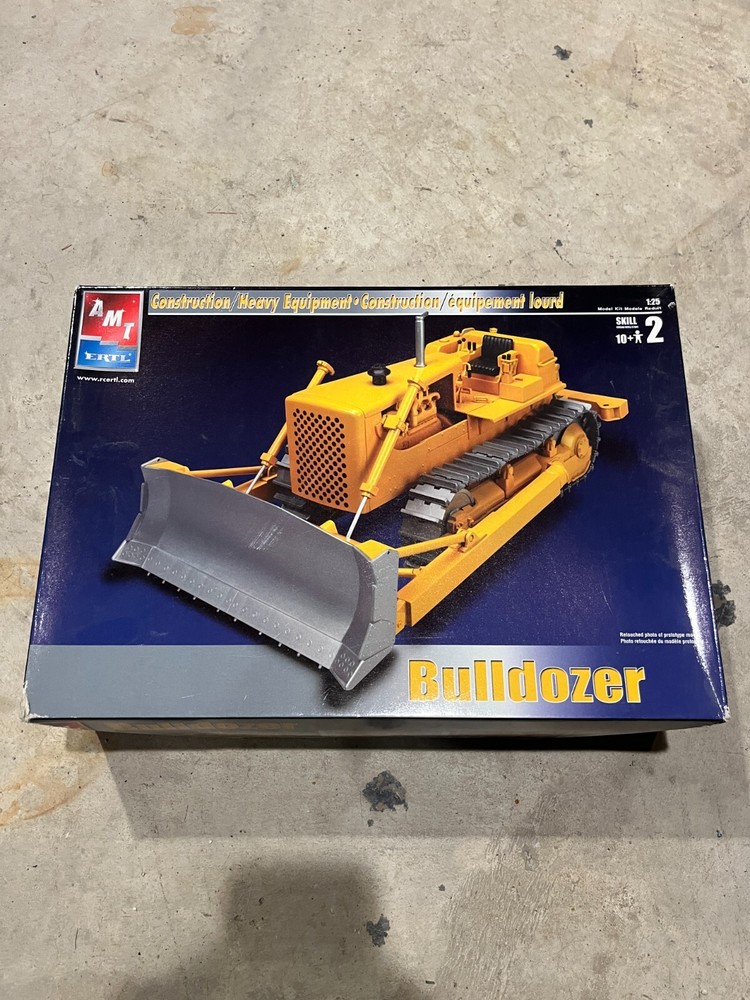 AMT ERTL Construction Heavy Equipment Bulldozer 1:25 Model 31769 New Open Box
