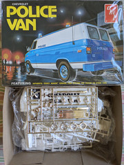 SUPER RARE! **ORIGINAL-ISSUE VINTAGE AMT CHEVY POLICE VAN KIT **SEALED BAG *NIB!