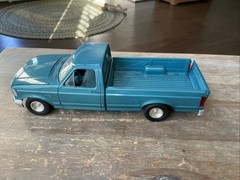 AMT ERTL 1992 Ford F-150 XLT Bimini Blue Stock #8920 Promo Model