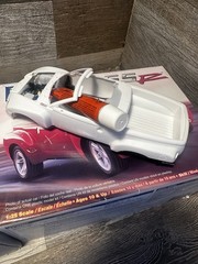 Revell #85-7691 Model kit Chevy SSR 1/25 Scale 2003 Kit New Complete